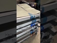 Bestellte Stapelung von Edelstahlplatten