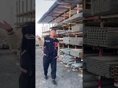 Schauen Sie sich die verzinkten Stahlrohre an.